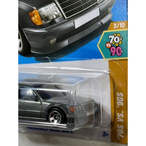 Hot Wheels Mercedes-Benz 500 E | ’70s vs ’90s Series | 57/250 | NOC - Picture 4 of 5